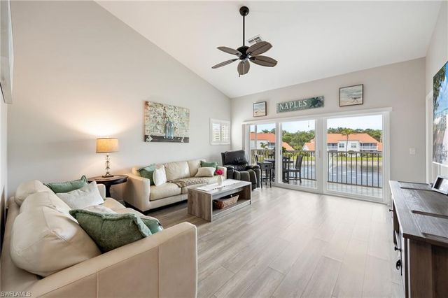 624 Windsor SQ 201, Naples, FL 34104