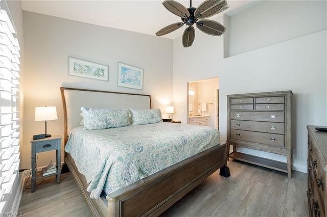624 Windsor SQ 201, Naples, FL 34104