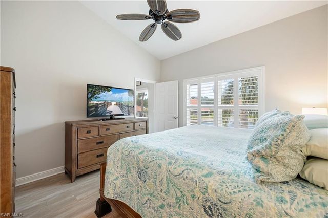 624 Windsor SQ 201, Naples, FL 34104