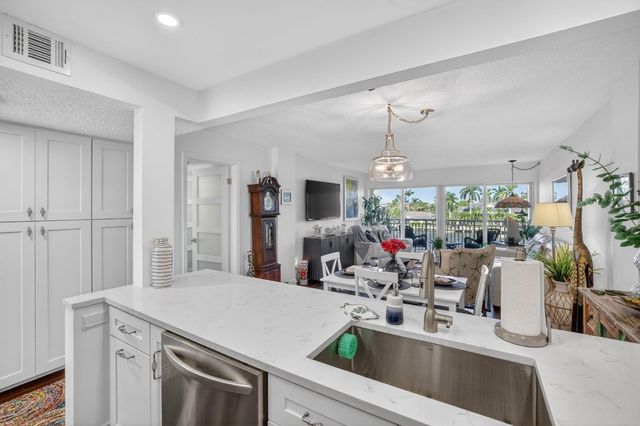 2611 N Riverside Drive 304, Pompano Beach, FL 33062