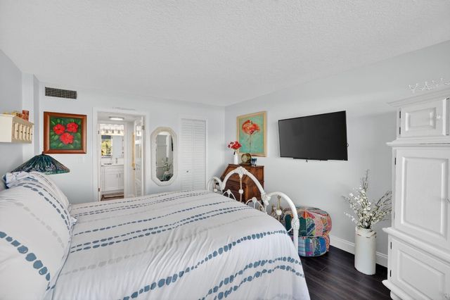 2611 N Riverside Drive 304, Pompano Beach, FL 33062