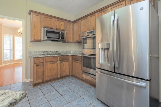 6759 OAKMOOR CIR S, Bartlett, TN 38135