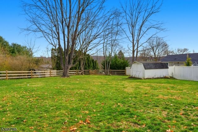 102 SUNNYVIEW AVENUE EAST, Mansfield Twp., NJ 07840