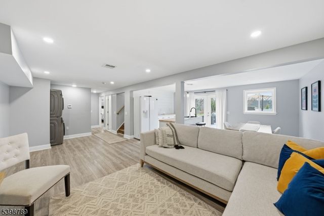 102 SUNNYVIEW AVENUE EAST, Mansfield Twp., NJ 07840