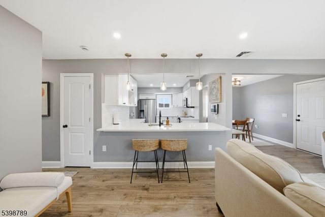 102 SUNNYVIEW AVENUE EAST, Mansfield Twp., NJ 07840