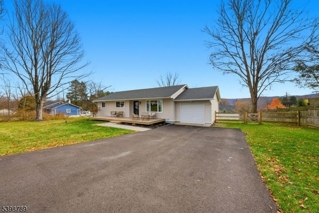 102 SUNNYVIEW AVENUE EAST, Mansfield Twp., NJ 07840