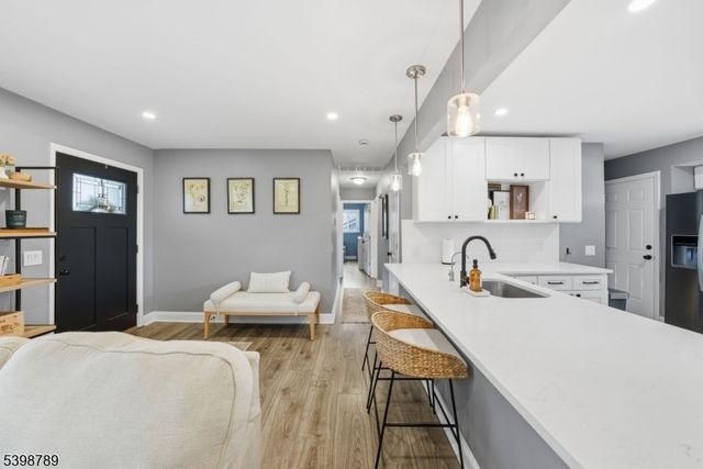 102 SUNNYVIEW AVENUE EAST, Mansfield Twp., NJ 07840