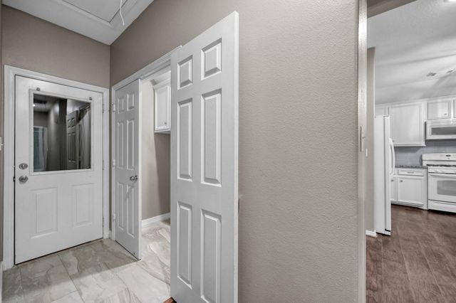 103 Moonspinner, Conroe, TX 77356