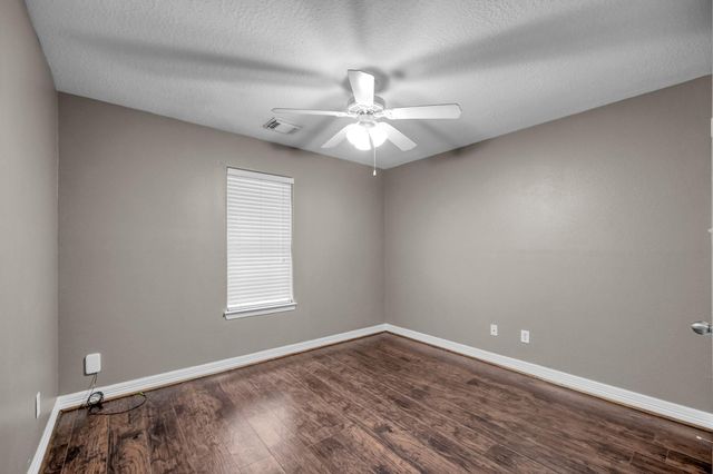 103 Moonspinner, Conroe, TX 77356