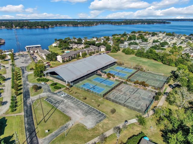 103 Moonspinner, Conroe, TX 77356