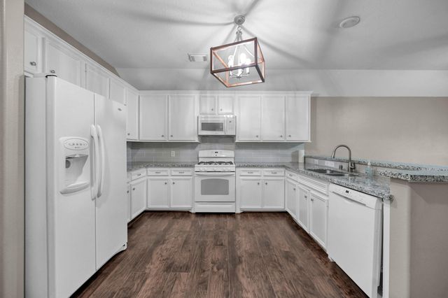 103 Moonspinner, Conroe, TX 77356