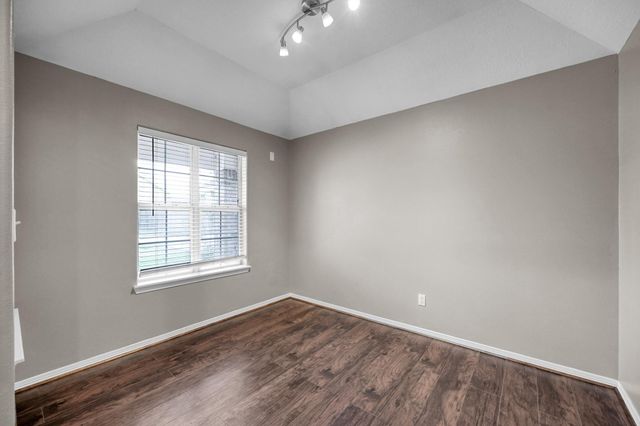 103 Moonspinner, Conroe, TX 77356