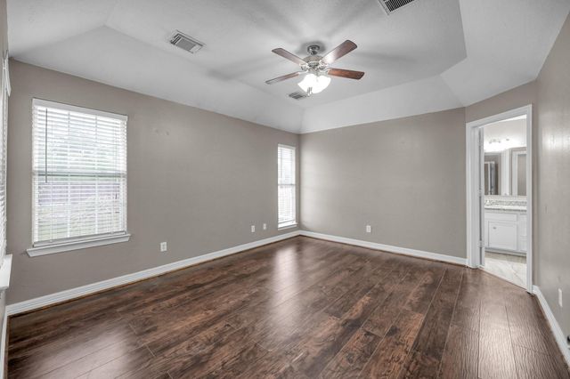 103 Moonspinner, Conroe, TX 77356