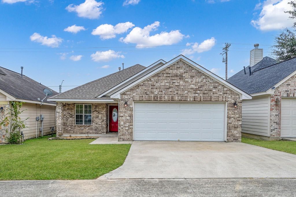 103 Moonspinner, Conroe, TX 77356