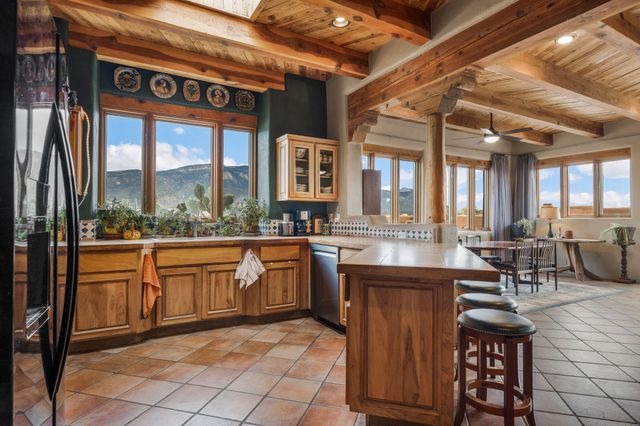 10 Las Huertas Road, Placitas, NM 87043