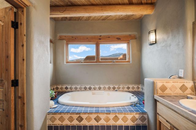 10 Las Huertas Road, Placitas, NM 87043