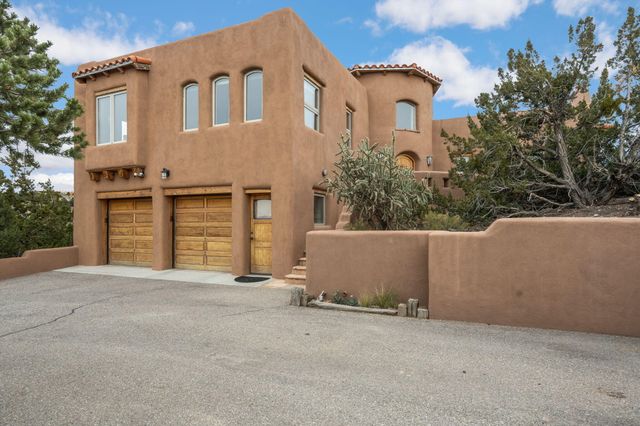 10 Las Huertas Road, Placitas, NM 87043