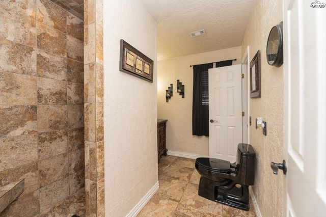 235 GLASGOW DRIVE, Wichita Falls, TX 76302