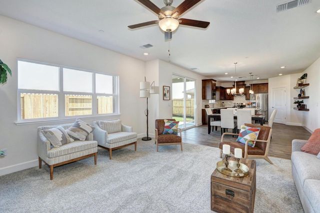 932 Norman Rd, Galt, CA 95632