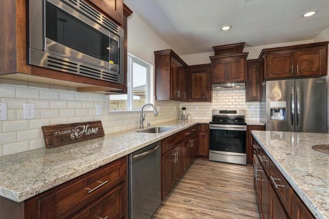 932 Norman Rd, Galt, CA 95632