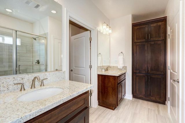 932 Norman Rd, Galt, CA 95632