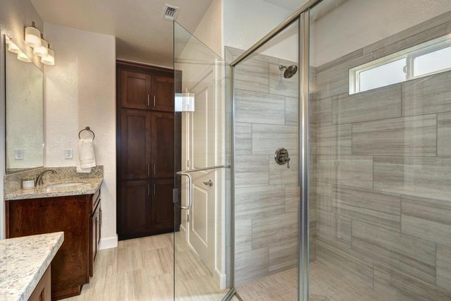 932 Norman Rd, Galt, CA 95632