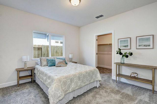 932 Norman Rd, Galt, CA 95632