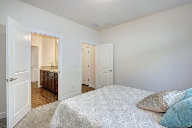 932 Norman Rd, Galt, CA 95632