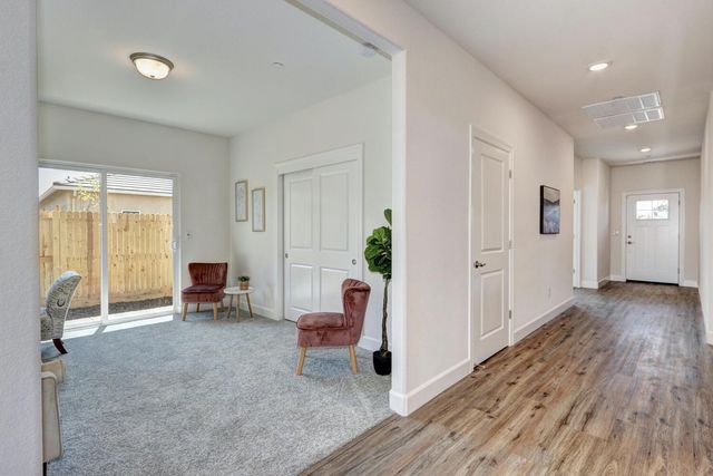 932 Norman Rd, Galt, CA 95632