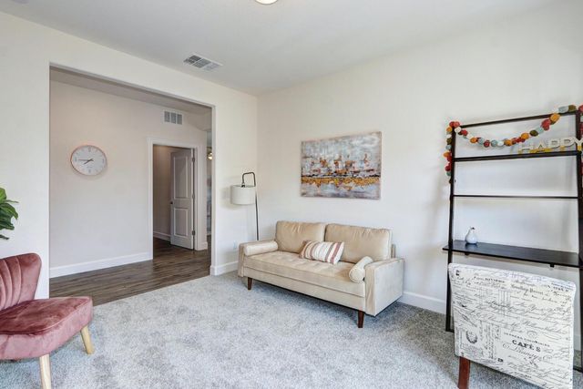 932 Norman Rd, Galt, CA 95632