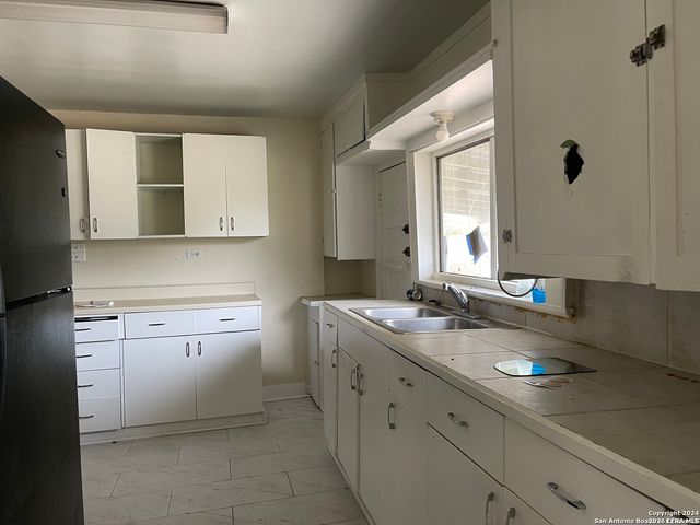 4235 Mickey Rd, San Antonio, TX 78223
