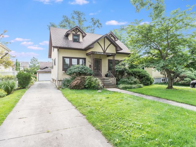 225 Pick Avenue, Elmhurst, IL 60126