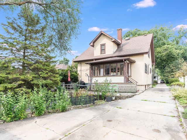 225 Pick Avenue, Elmhurst, IL 60126