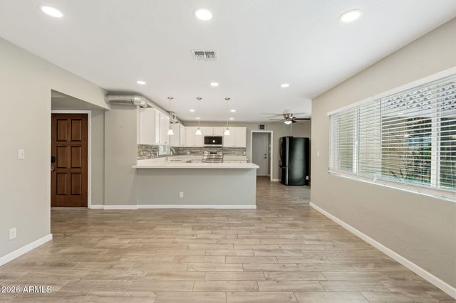 4 E SAN MIGUEL Avenue, Phoenix, AZ 85012