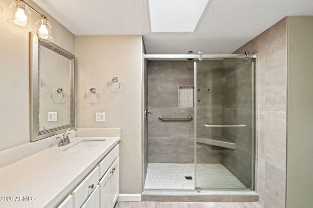 4 E SAN MIGUEL Avenue, Phoenix, AZ 85012