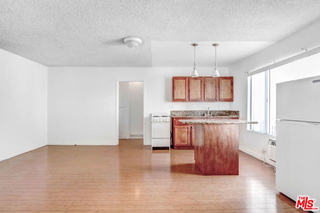 817 N Hudson Avenue 2, Los Angeles, CA 90038