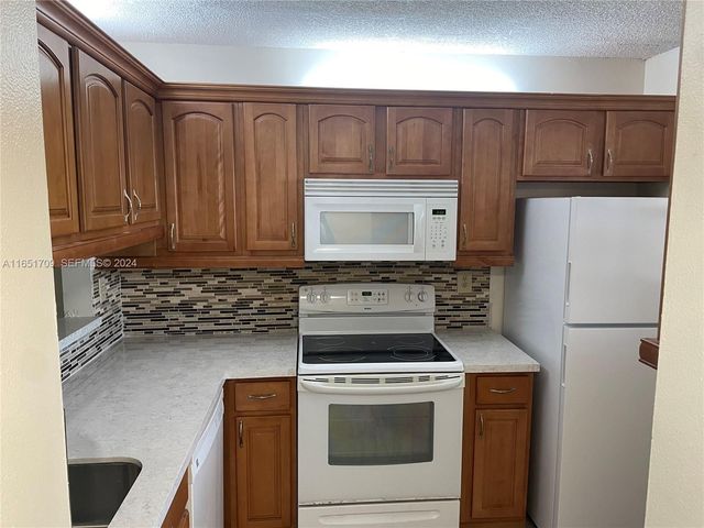 3252 Foxcroft Rd 206 206, Miramar, FL 33025