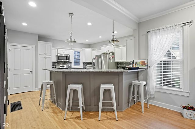 341 E 6th Street, Rushville, IN 46173