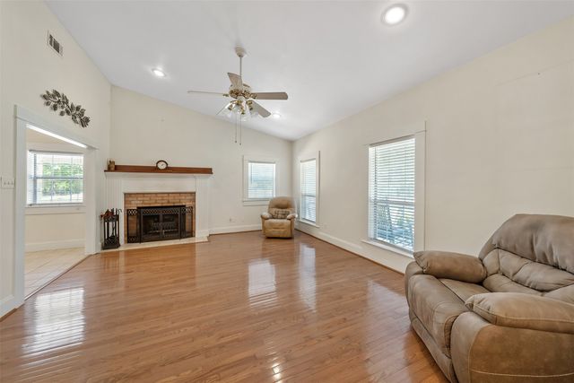 975 County Road 2954, Alba, TX 75410