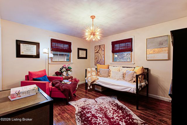 6857 Green Meadow Cir, Louisville, KY 40207