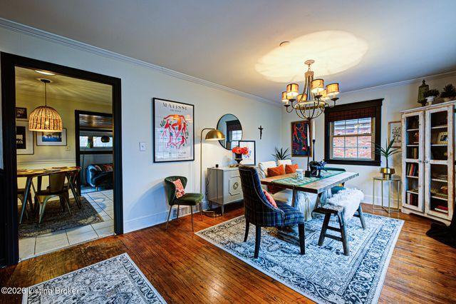 6857 Green Meadow Cir, Louisville, KY 40207