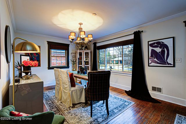 6857 Green Meadow Cir, Louisville, KY 40207