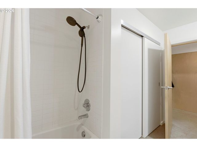 915 Se 35TH Ave 205, Portland, OR 97214