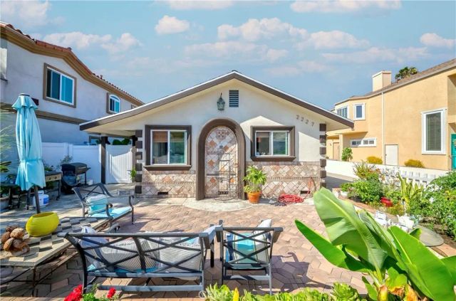 2227 Mathews Avenue, Redondo Beach, CA 90278