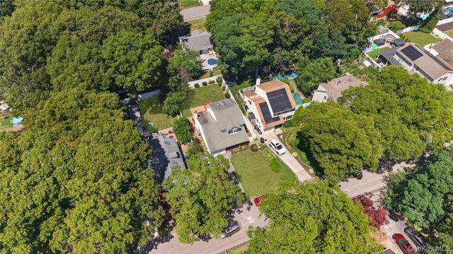 29 Beech Avenue, Farmingville, NY 11738