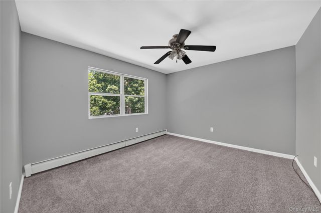 29 Beech Avenue, Farmingville, NY 11738