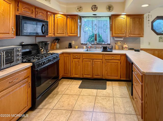 2104 Serpentine Drive, Lacey, NJ 08734