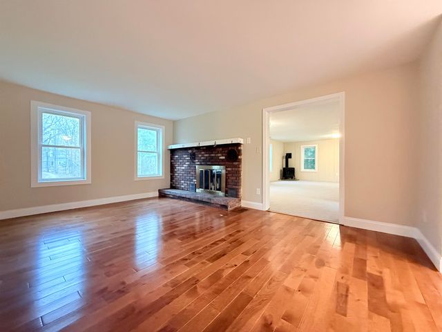 14 Moharimet Drive, Madbury, NH 03823
