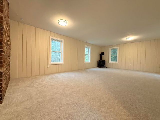 14 Moharimet Drive, Madbury, NH 03823