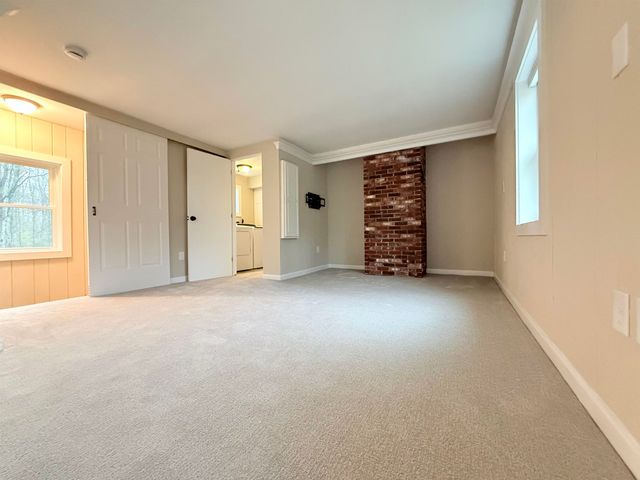 14 Moharimet Drive, Madbury, NH 03823